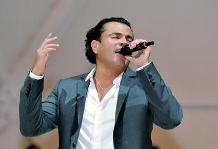 عمرو دياب ودايفيد بيكهام يجتمعان في أبو ظبي   